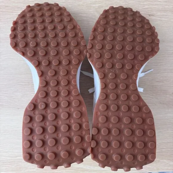 New Balance 327 Women’s Sneakers 9 White Beige Gum - Picture 8 of 9